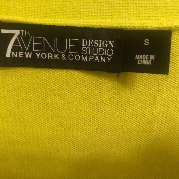 New New York & Company Apple Green Embellished Button V-Neck Cardigan - Picture 2 of 4
